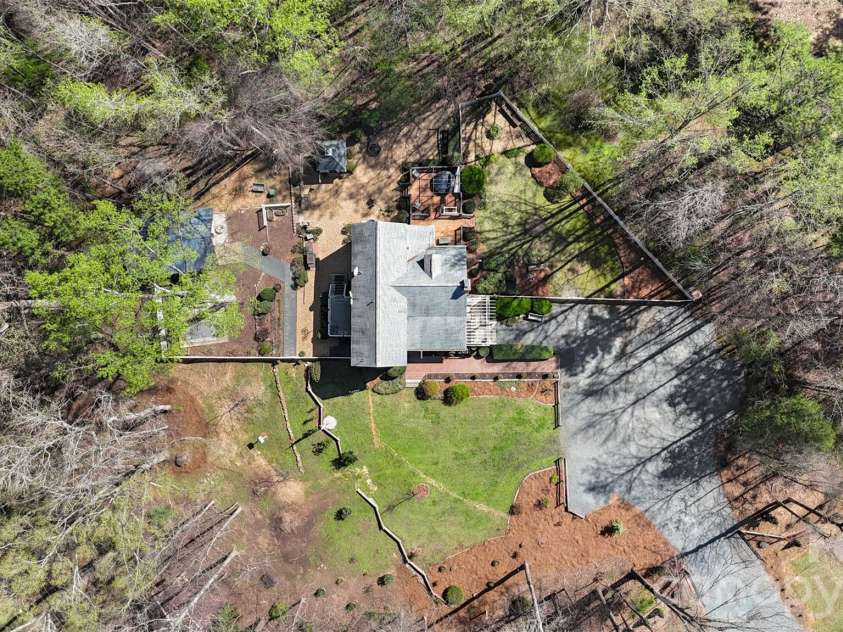 8003 Pine Oak Road, Waxhaw, NC 28173.  MLS# CAR4359335, YatesRealty ID 20383. 