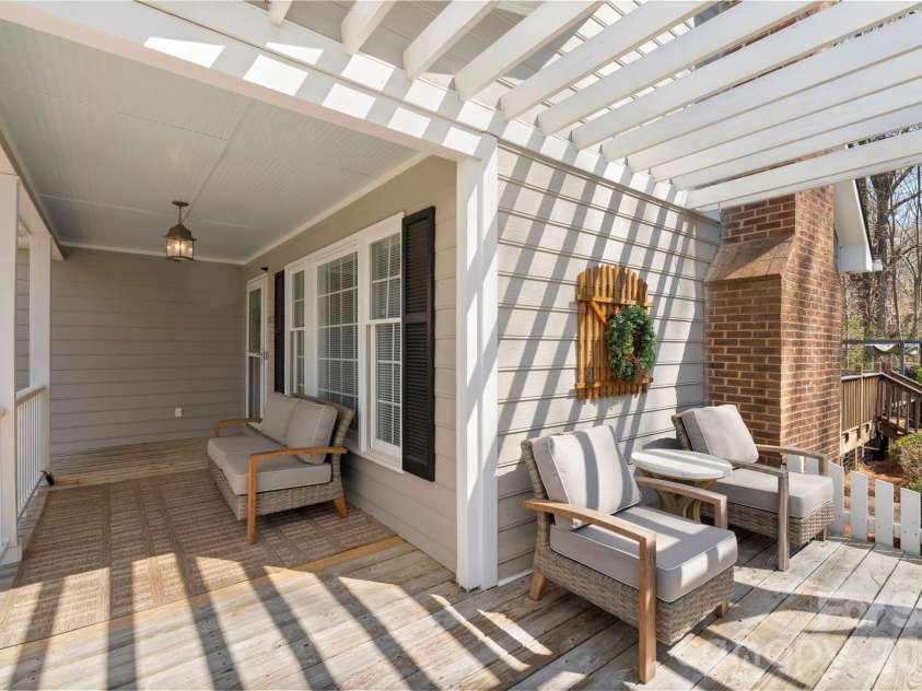 8003 Pine Oak Road, Waxhaw, NC 28173.  MLS# CAR4359335, YatesRealty ID 20383. 
