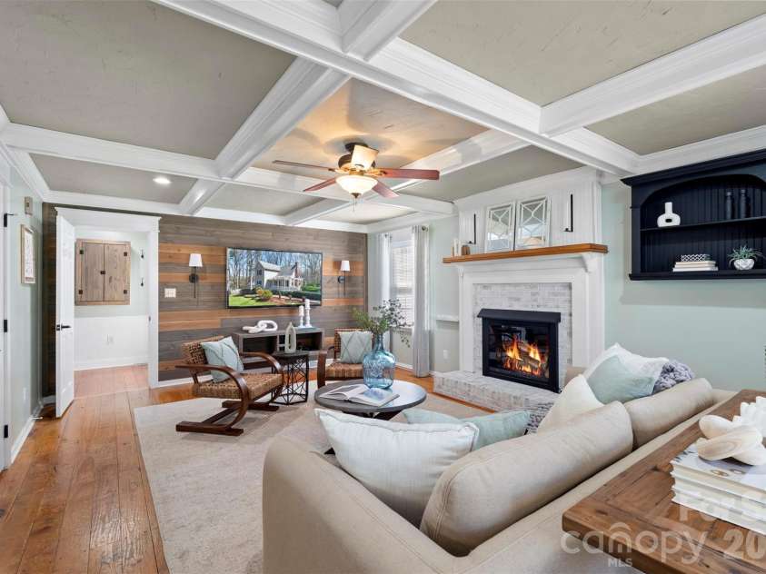 8003 Pine Oak Road, Waxhaw, NC 28173.  MLS# CAR4359335, YatesRealty ID 20383. 