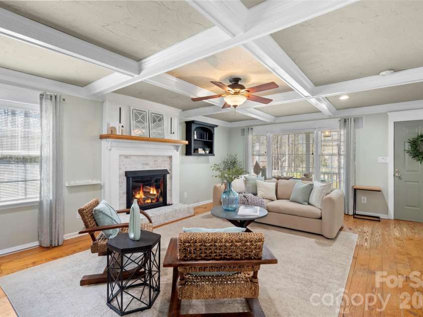8003 Pine Oak Road, Waxhaw, NC 28173.  MLS# CAR4359335, YatesRealty ID 20383. 