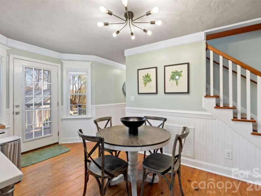 8003 Pine Oak Road, Waxhaw, NC 28173.  MLS# CAR4359335, YatesRealty ID 20383. 