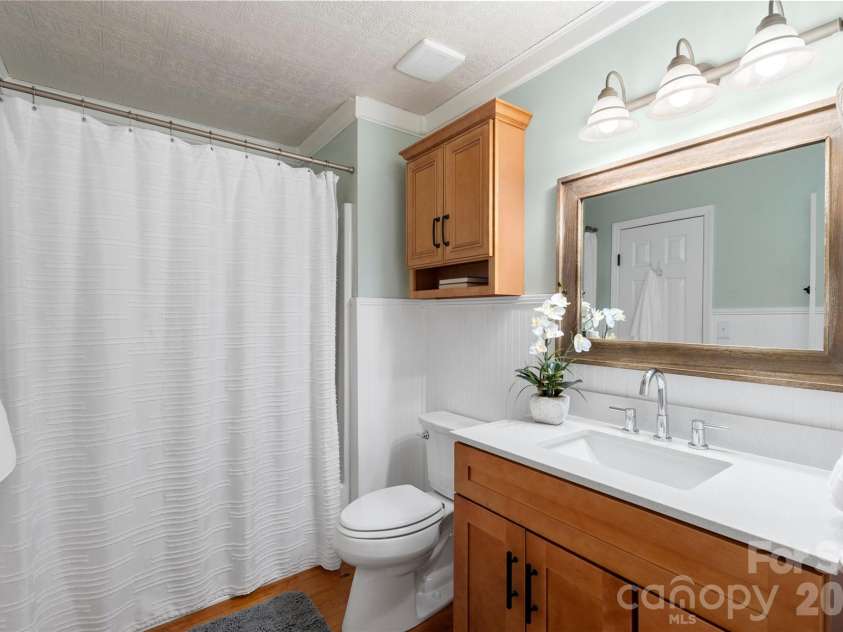 8003 Pine Oak Road, Waxhaw, NC 28173.  MLS# CAR4359335, YatesRealty ID 20383. 