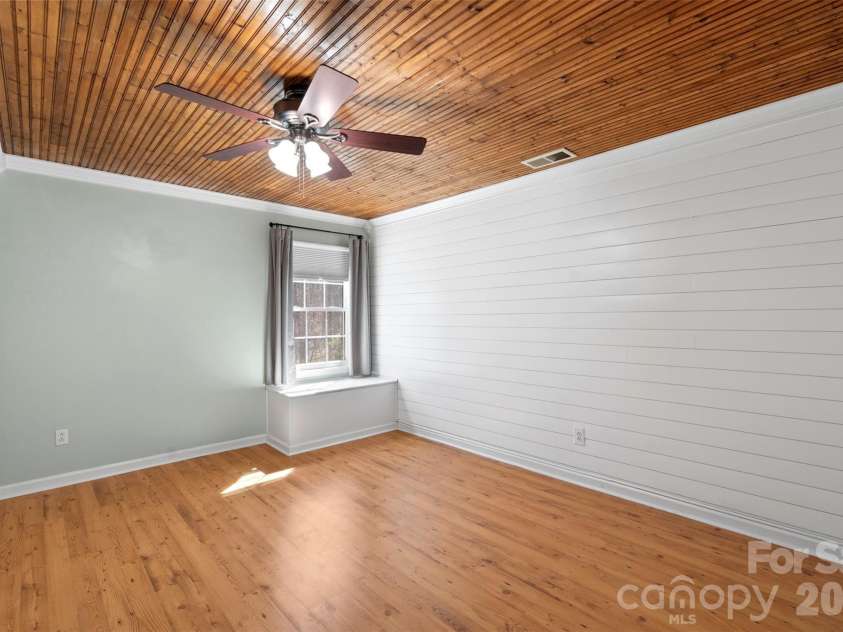 8003 Pine Oak Road, Waxhaw, NC 28173.  MLS# CAR4359335, YatesRealty ID 20383. 