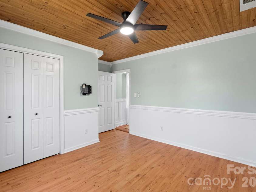 8003 Pine Oak Road, Waxhaw, NC 28173.  MLS# CAR4359335, YatesRealty ID 20383. 