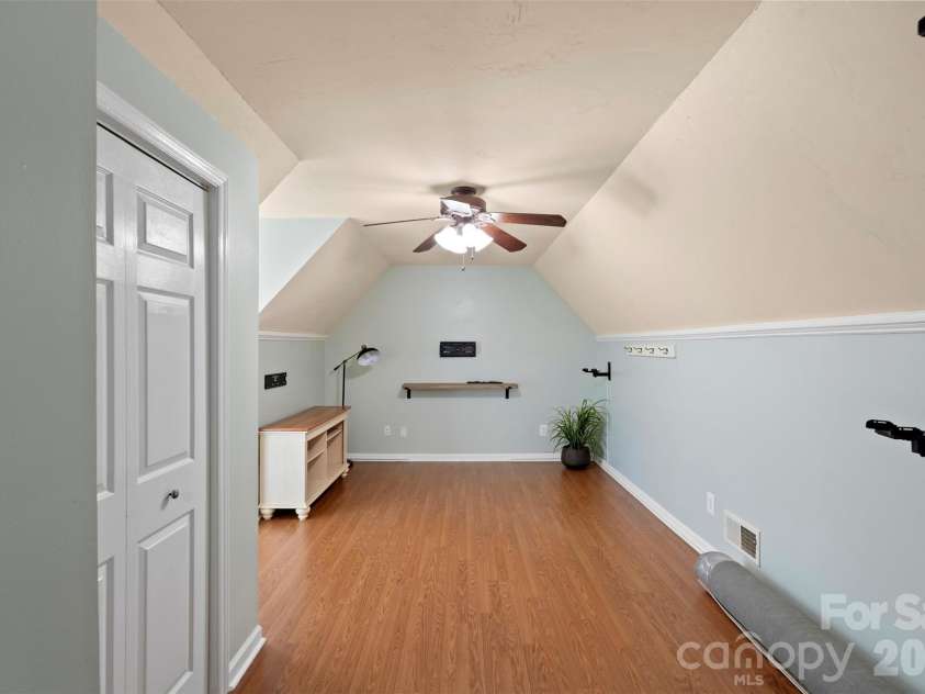 8003 Pine Oak Road, Waxhaw, NC 28173.  MLS# CAR4359335, YatesRealty ID 20383. 