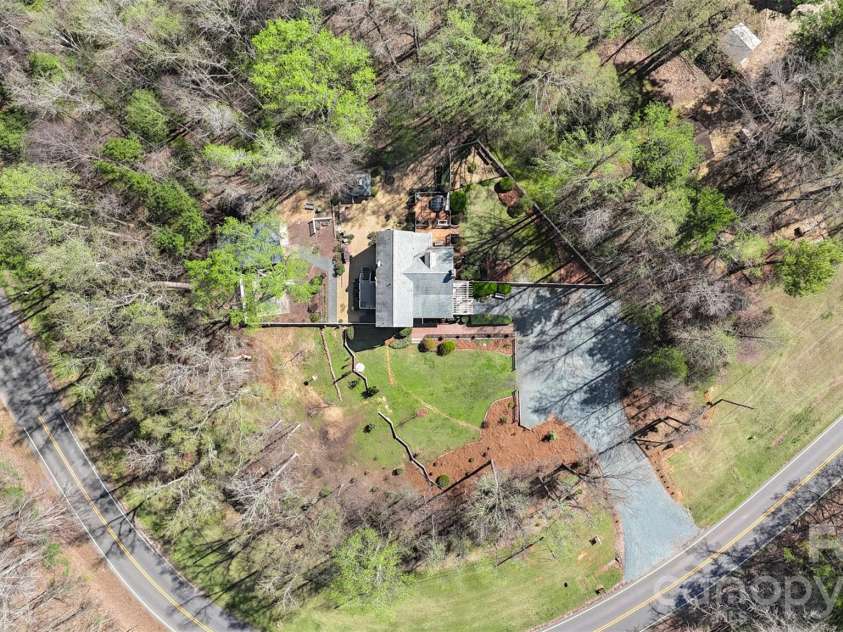 8003 Pine Oak Road, Waxhaw, NC 28173.  MLS# CAR4359335, YatesRealty ID 20383. 