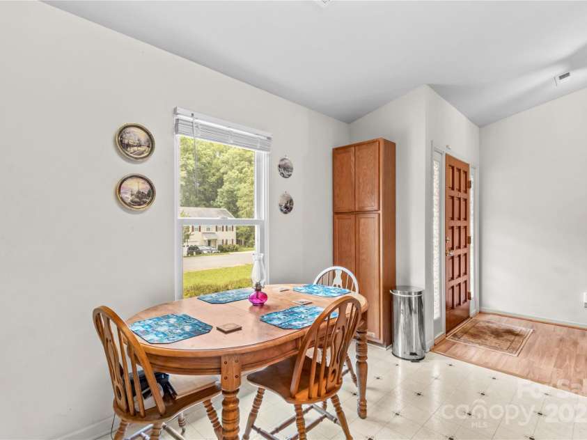 428 Mountview Drive, Mocksville, NC 27028.  MLS# CAR4271510, YatesRealty ID 20384. 