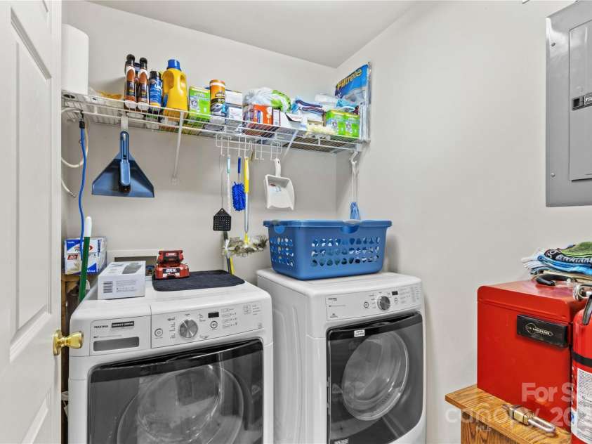 428 Mountview Drive, Mocksville, NC 27028.  MLS# CAR4271510, YatesRealty ID 20384. 