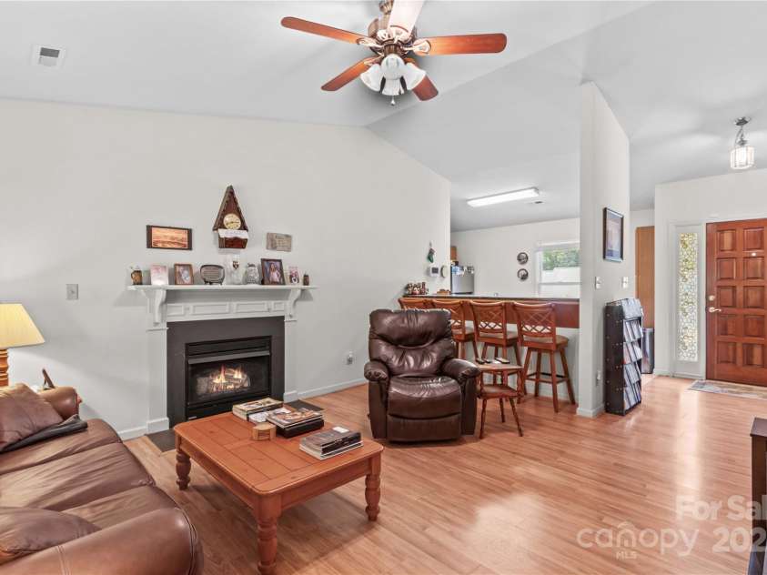 428 Mountview Drive, Mocksville, NC 27028.  MLS# CAR4271510, YatesRealty ID 20384. 