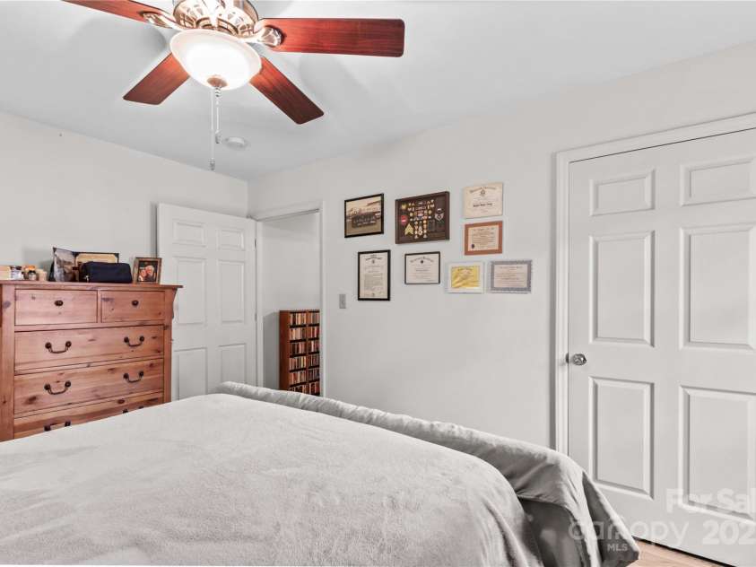 428 Mountview Drive, Mocksville, NC 27028.  MLS# CAR4271510, YatesRealty ID 20384. 