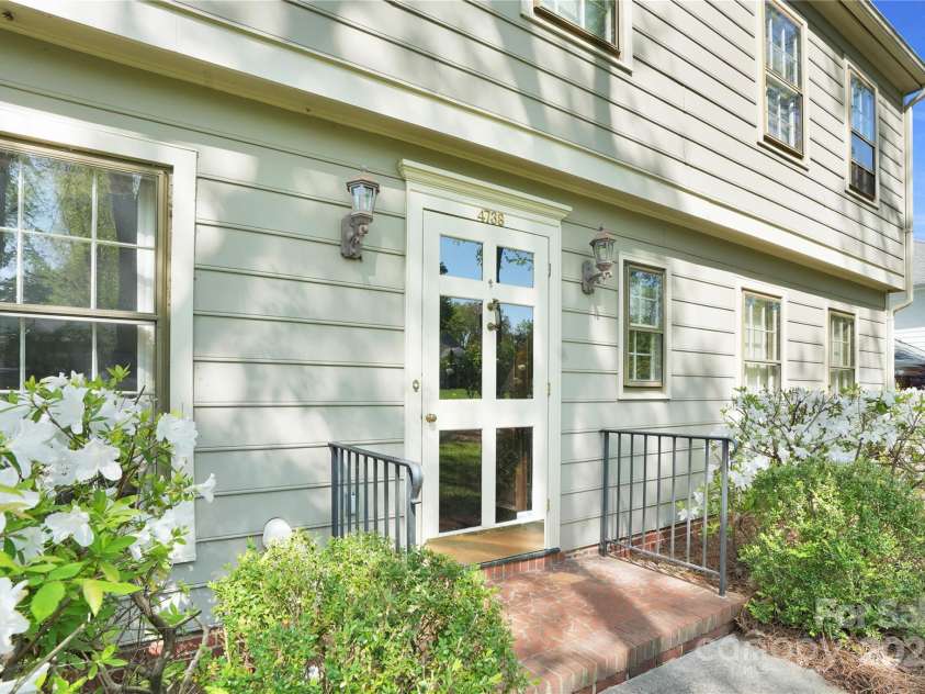 4738 Truscott Road, Charlotte, NC 28226.  MLS# CAR4257084, YatesRealty ID 20385. 