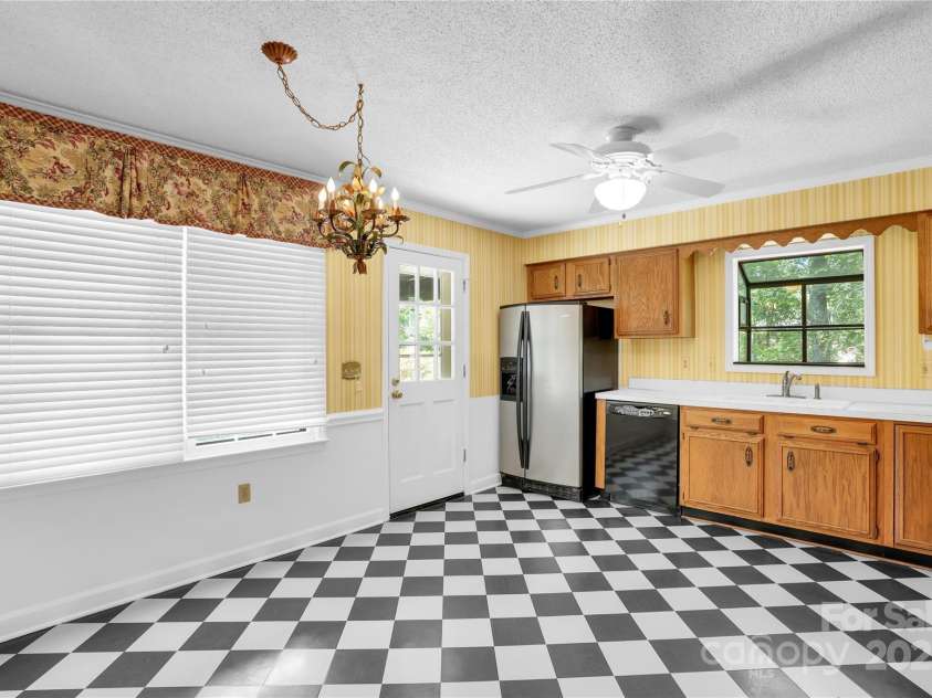 4738 Truscott Road, Charlotte, NC 28226.  MLS# CAR4257084, YatesRealty ID 20385. 