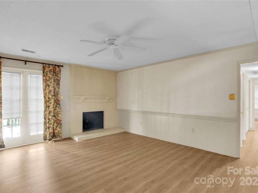 4738 Truscott Road, Charlotte, NC 28226.  MLS# CAR4257084, YatesRealty ID 20385. 