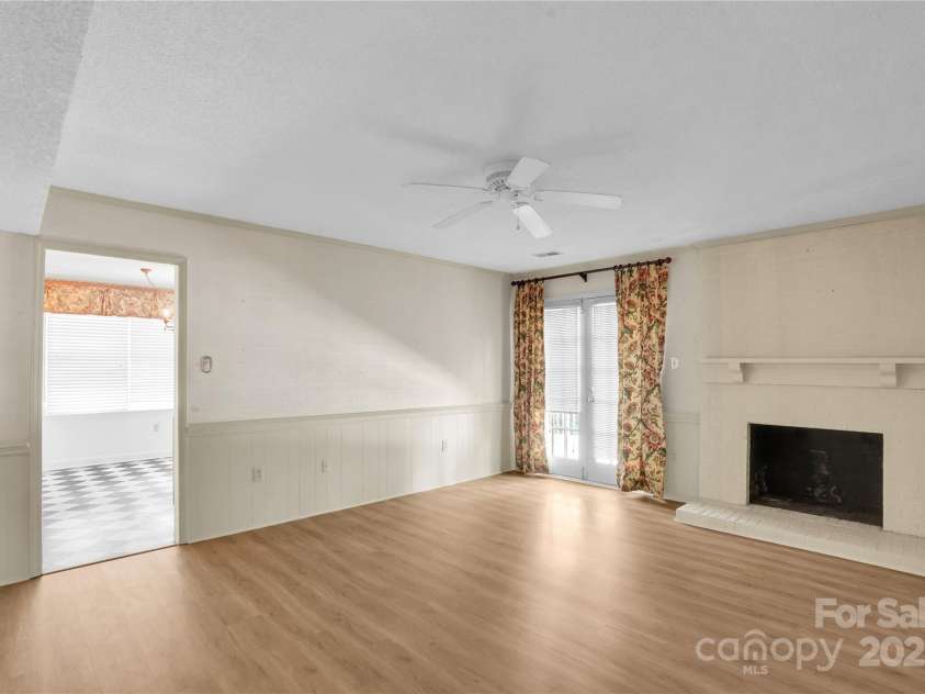 4738 Truscott Road, Charlotte, NC 28226.  MLS# CAR4257084, YatesRealty ID 20385. 