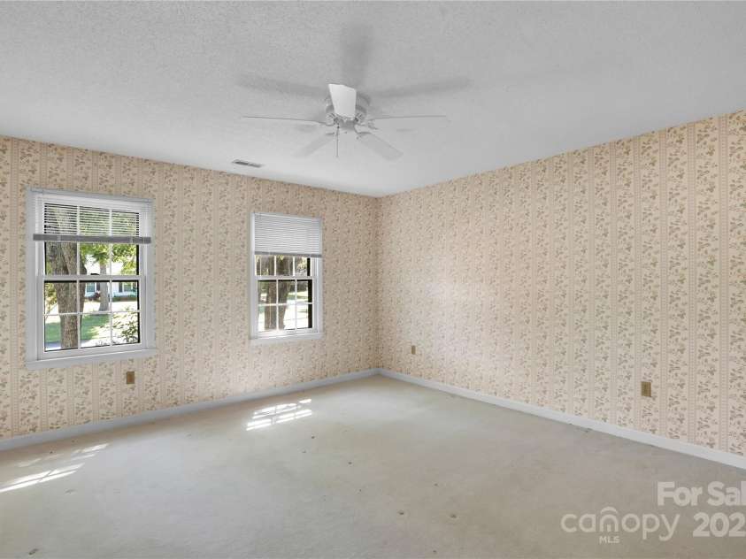 4738 Truscott Road, Charlotte, NC 28226.  MLS# CAR4257084, YatesRealty ID 20385. 