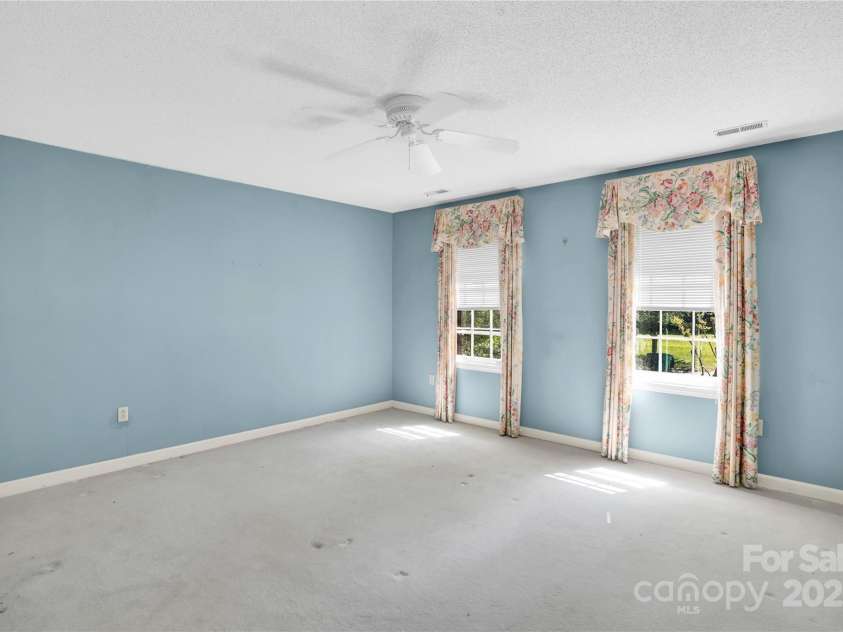 4738 Truscott Road, Charlotte, NC 28226.  MLS# CAR4257084, YatesRealty ID 20385. 