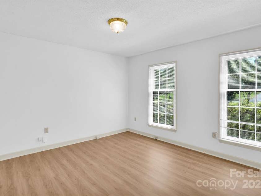 4738 Truscott Road, Charlotte, NC 28226.  MLS# CAR4257084, YatesRealty ID 20385. 