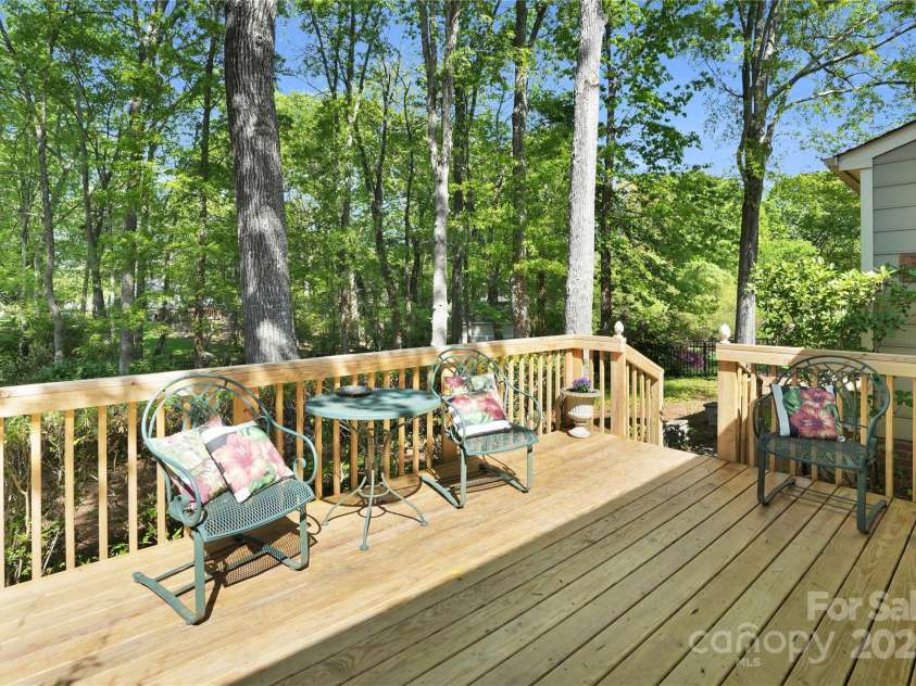 4738 Truscott Road, Charlotte, NC 28226.  MLS# CAR4257084, YatesRealty ID 20385. 