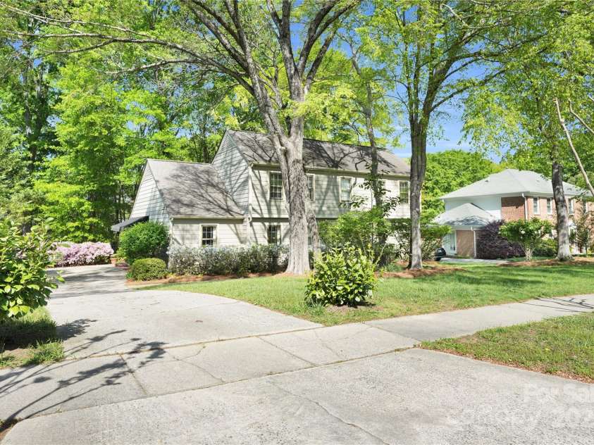 4738 Truscott Road, Charlotte, NC 28226.  MLS# CAR4257084, YatesRealty ID 20385. 