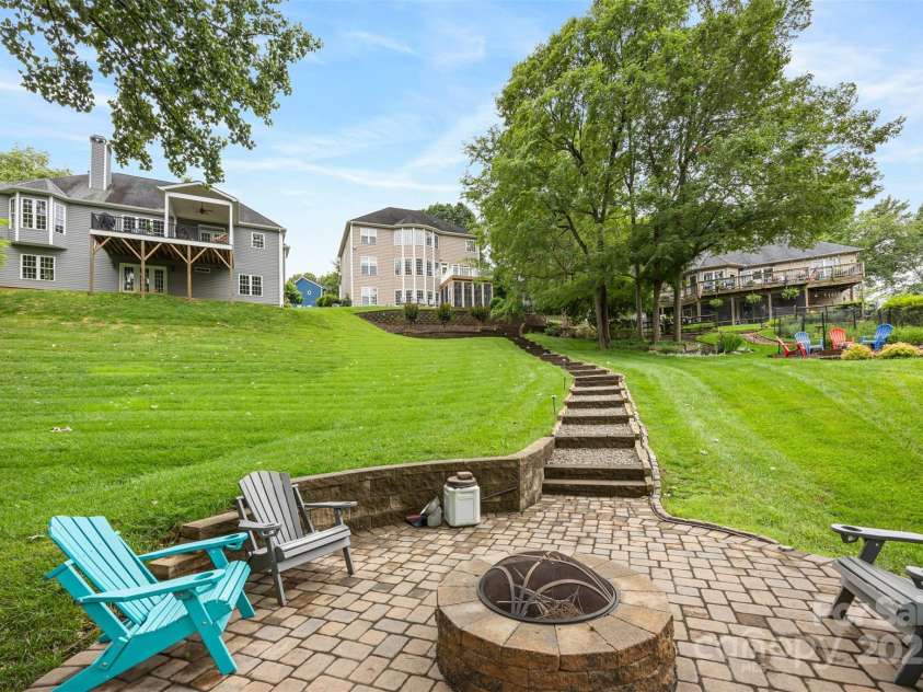 10452 Quiet Bay Court, Charlotte, NC 28278.  MLS# CAR4255338, YatesRealty ID 20386. 