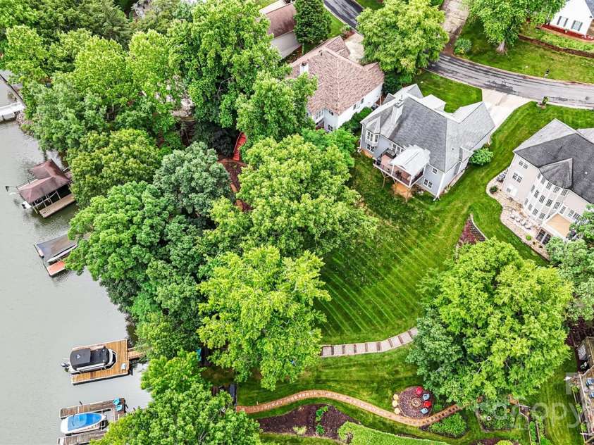 10452 Quiet Bay Court, Charlotte, NC 28278.  MLS# CAR4255338, YatesRealty ID 20386. 