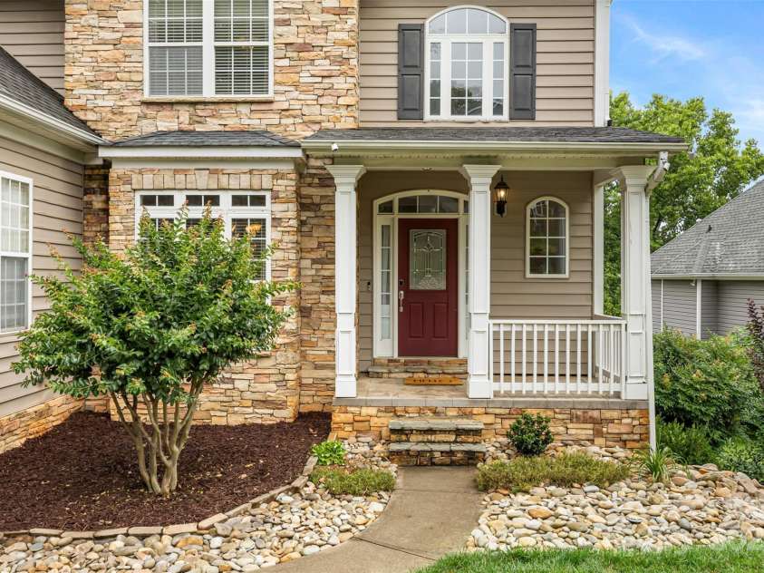 10452 Quiet Bay Court, Charlotte, NC 28278.  MLS# CAR4255338, YatesRealty ID 20386. 
