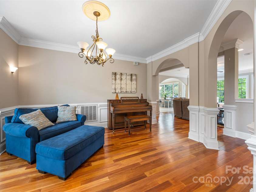 10452 Quiet Bay Court, Charlotte, NC 28278.  MLS# CAR4255338, YatesRealty ID 20386. 