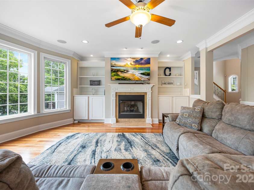 10452 Quiet Bay Court, Charlotte, NC 28278.  MLS# CAR4255338, YatesRealty ID 20386. 