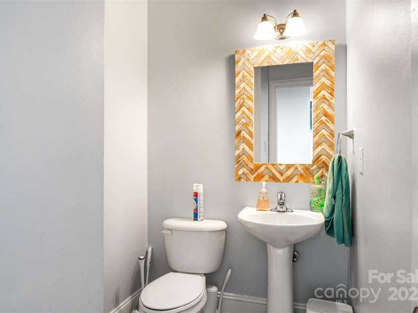 10452 Quiet Bay Court, Charlotte, NC 28278.  MLS# CAR4255338, YatesRealty ID 20386. 