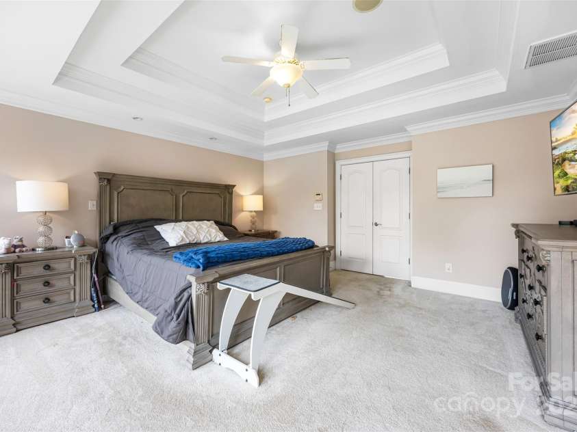 10452 Quiet Bay Court, Charlotte, NC 28278.  MLS# CAR4255338, YatesRealty ID 20386. 