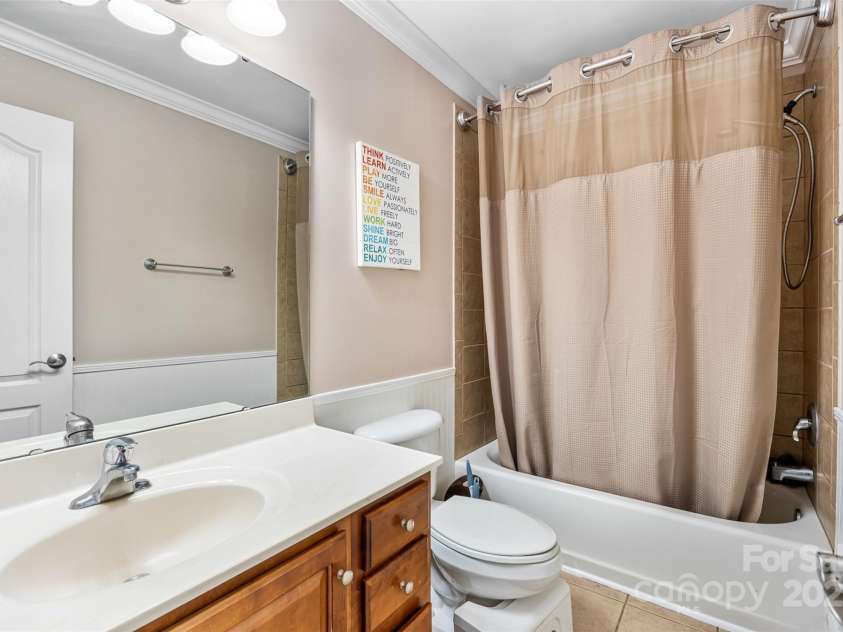 10452 Quiet Bay Court, Charlotte, NC 28278.  MLS# CAR4255338, YatesRealty ID 20386. 