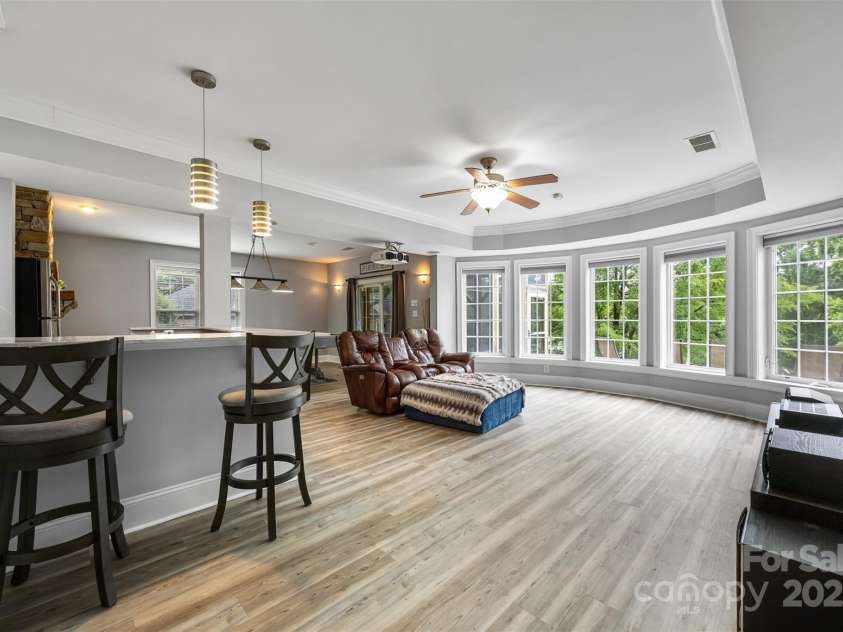 10452 Quiet Bay Court, Charlotte, NC 28278.  MLS# CAR4255338, YatesRealty ID 20386. 