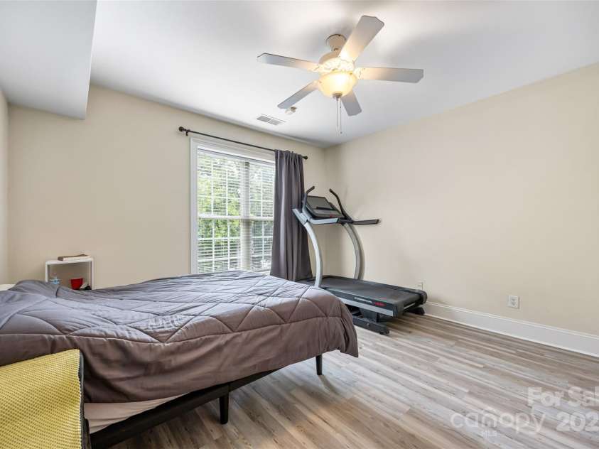 10452 Quiet Bay Court, Charlotte, NC 28278.  MLS# CAR4255338, YatesRealty ID 20386. 
