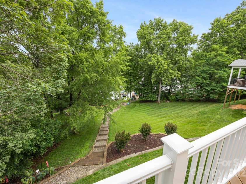 10452 Quiet Bay Court, Charlotte, NC 28278.  MLS# CAR4255338, YatesRealty ID 20386. 