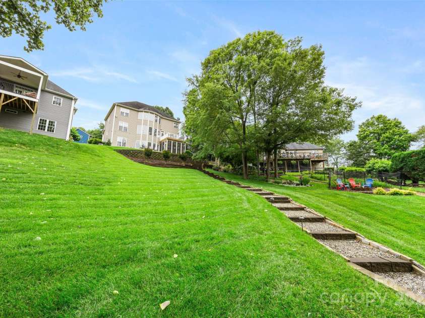 10452 Quiet Bay Court, Charlotte, NC 28278.  MLS# CAR4255338, YatesRealty ID 20386. 