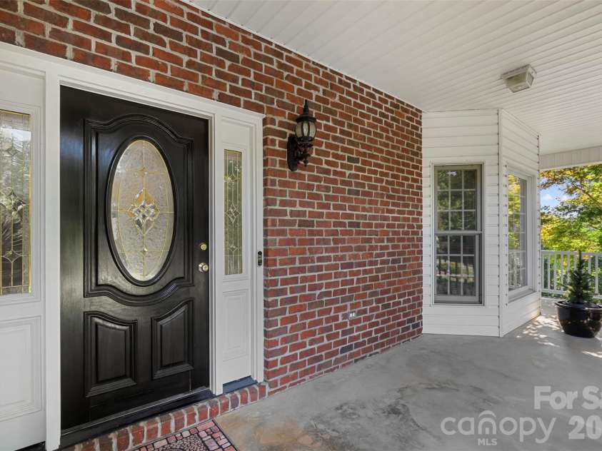 168 Game Trail, Thomasville, NC 27360.  MLS# CAR4321746, YatesRealty ID 20387. 