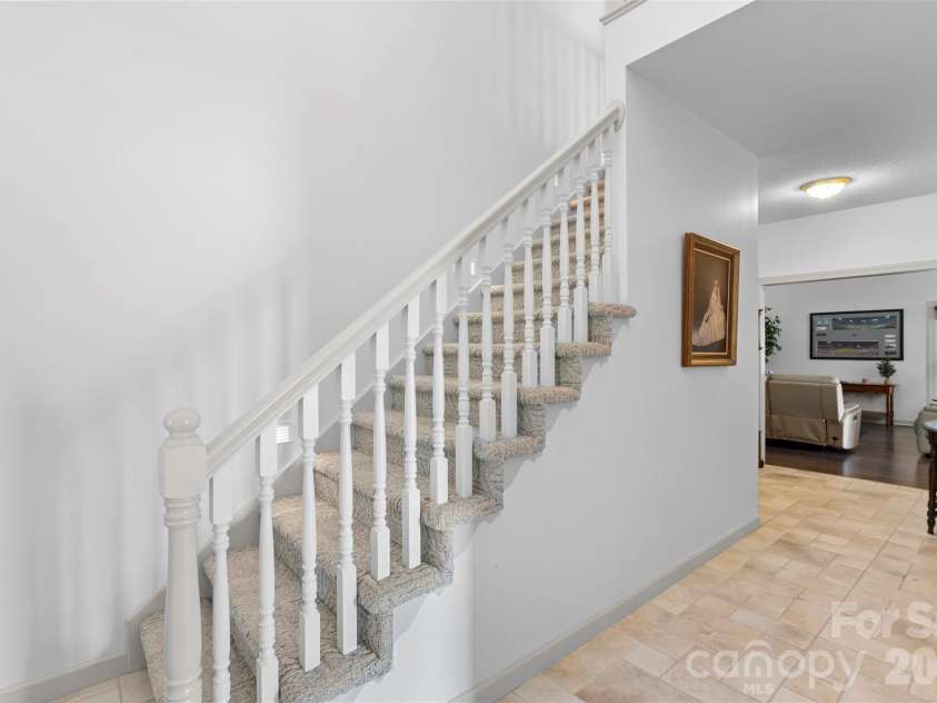 168 Game Trail, Thomasville, NC 27360.  MLS# CAR4321746, YatesRealty ID 20387. 