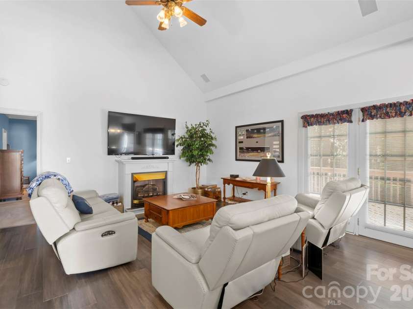 168 Game Trail, Thomasville, NC 27360.  MLS# CAR4321746, YatesRealty ID 20387. 