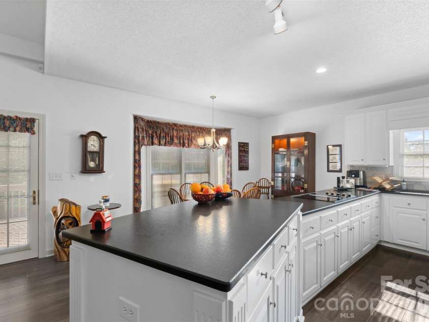 168 Game Trail, Thomasville, NC 27360.  MLS# CAR4321746, YatesRealty ID 20387. 