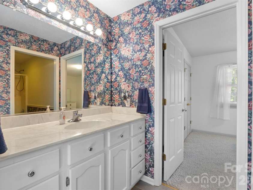 168 Game Trail, Thomasville, NC 27360.  MLS# CAR4321746, YatesRealty ID 20387. 