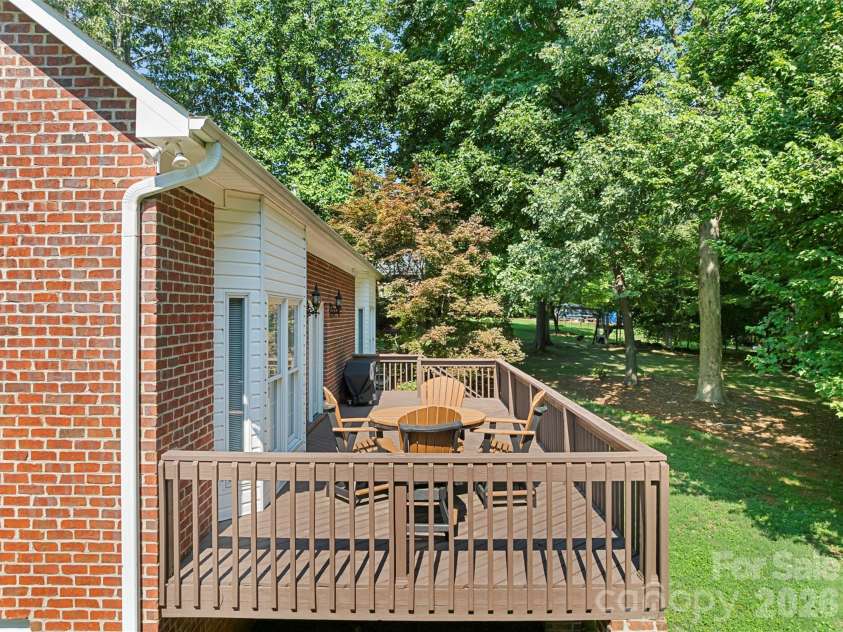 168 Game Trail, Thomasville, NC 27360.  MLS# CAR4321746, YatesRealty ID 20387. 