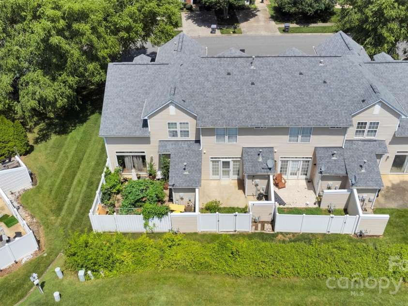 222 Ross Moore Avenue, Charlotte, NC 28205.  MLS# CAR4272382, YatesRealty ID 20387. Back patio