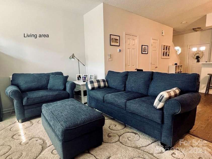 222 Ross Moore Avenue, Charlotte, NC 28205.  MLS# CAR4272382, YatesRealty ID 20387. Virtual family room