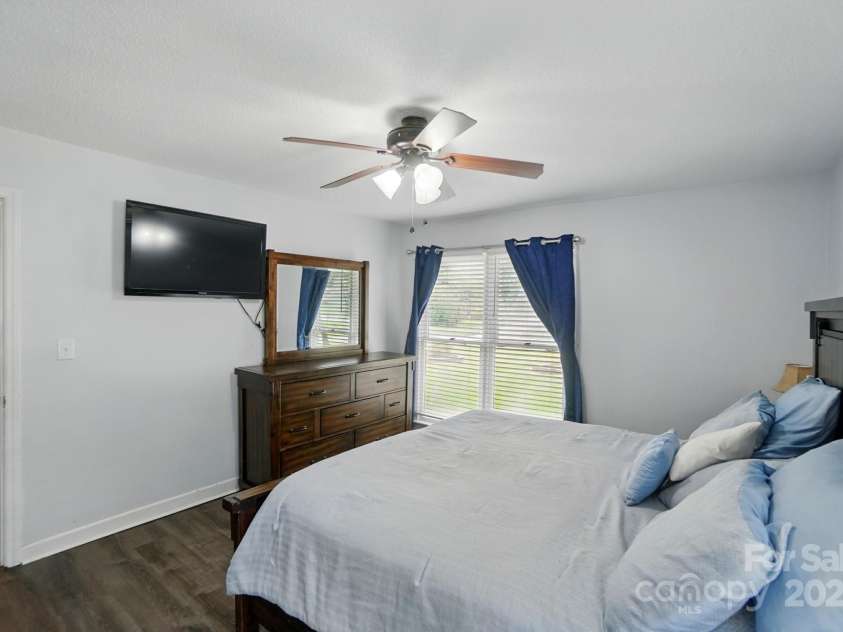 336 Oakwood Drive, Mount Holly, NC 28120.  MLS# CAR4267933, YatesRealty ID 20388. 