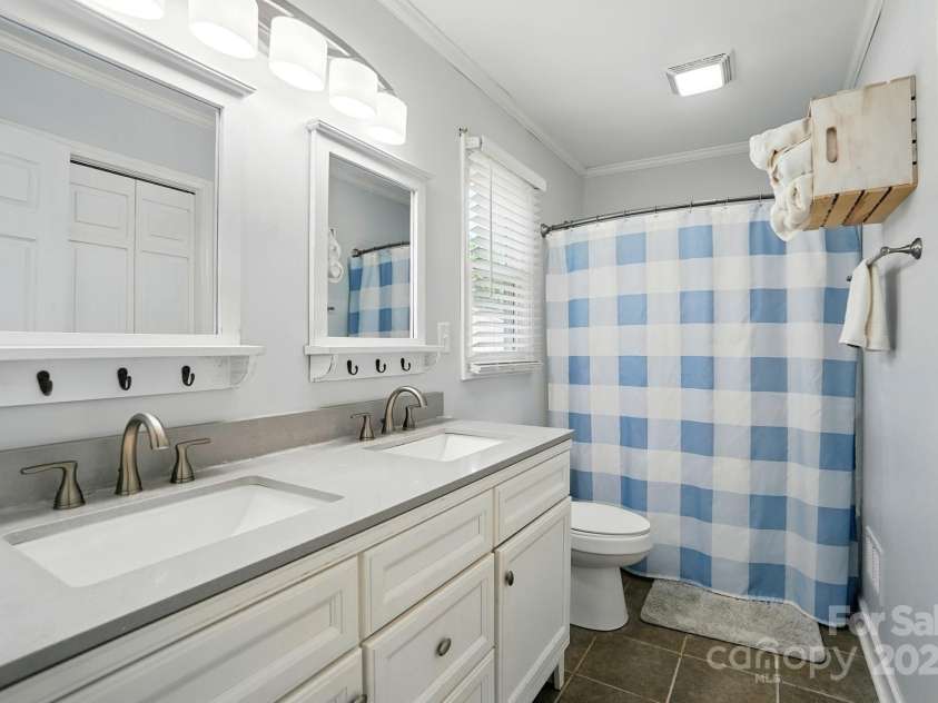 336 Oakwood Drive, Mount Holly, NC 28120.  MLS# CAR4267933, YatesRealty ID 20388. 