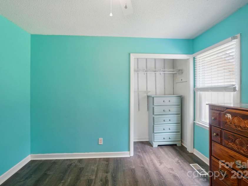 336 Oakwood Drive, Mount Holly, NC 28120.  MLS# CAR4267933, YatesRealty ID 20388. 