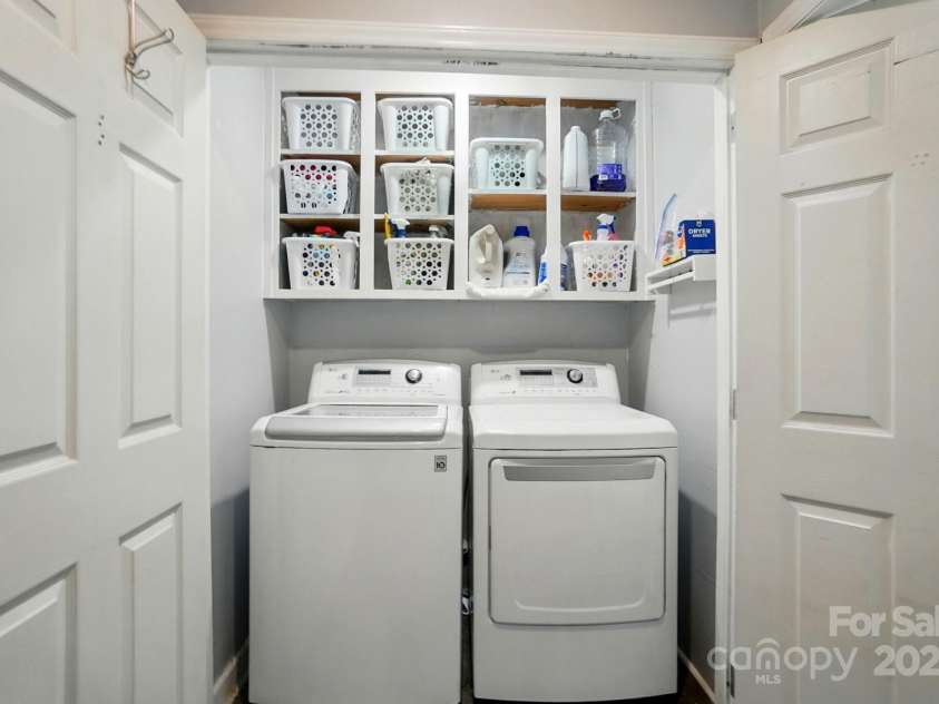 336 Oakwood Drive, Mount Holly, NC 28120.  MLS# CAR4267933, YatesRealty ID 20388. 