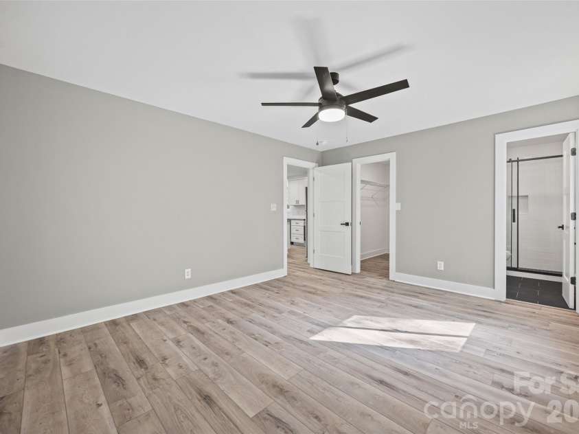 5950 Lake Wylie Road, Clover, SC 29710.  MLS# CAR4376783, YatesRealty ID 20388. 