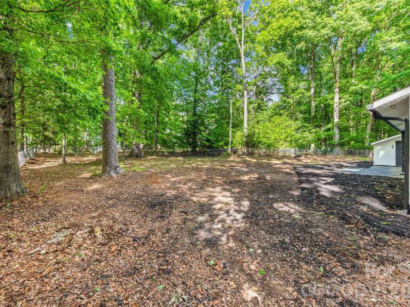 5950 Lake Wylie Road, Clover, SC 29710.  MLS# CAR4376783, YatesRealty ID 20388. 