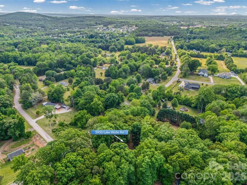 5950 Lake Wylie Road, Clover, SC 29710.  MLS# CAR4376783, YatesRealty ID 20388. 